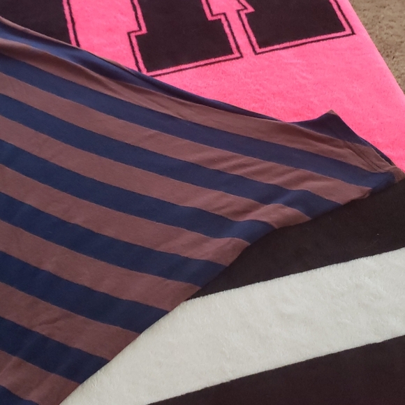 😁 Oversized Batwing Flowy Top REPOSH 🤎 - Picture 3 of 8